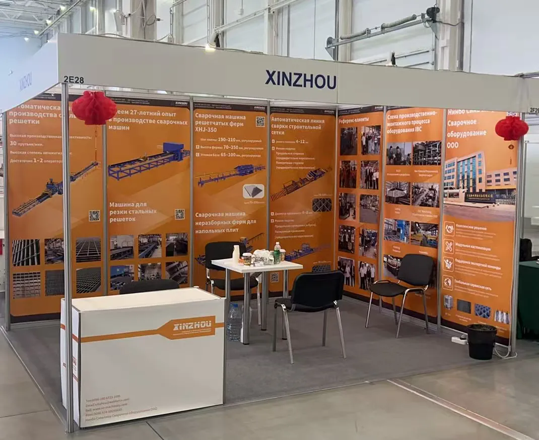 Visitors at the Xinzhou Russia exhibition booth
