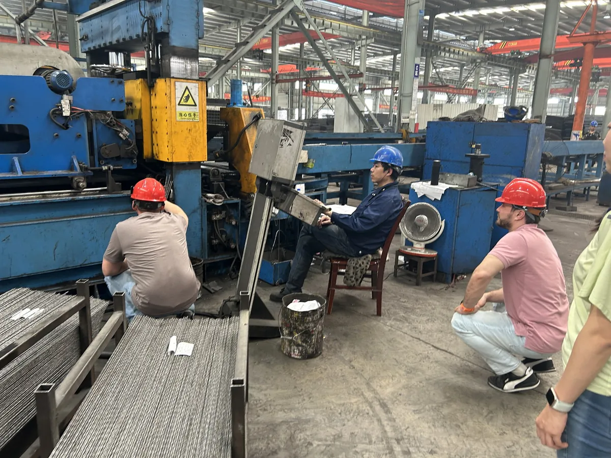 Xinzhou engineer commissioning equipment and training an overseas customer team