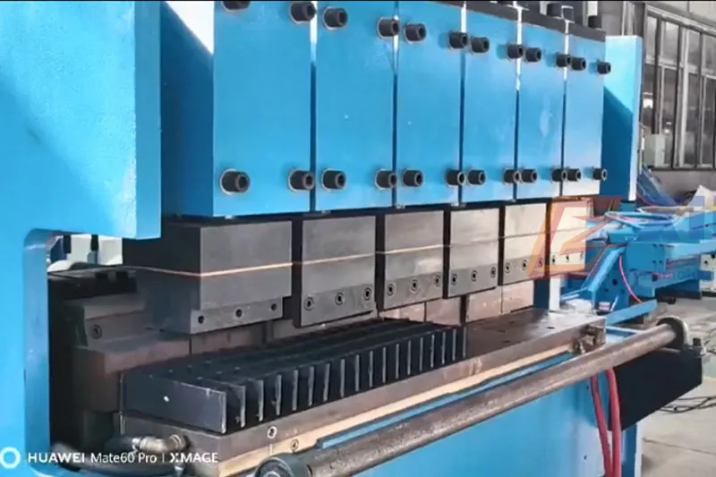 Steel grating binding bar welding machine